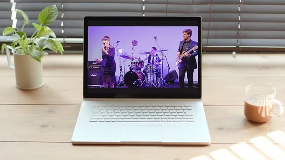 Múltiples protocolos que facilitan la transmisión y el control