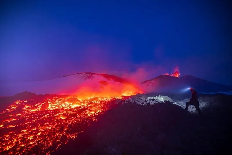 Dentro del volcán: cómo triunfar en la fotografía y la grabación de aventura
